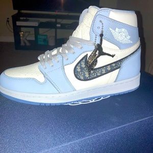 I’m sell to make extra cash to help out my family